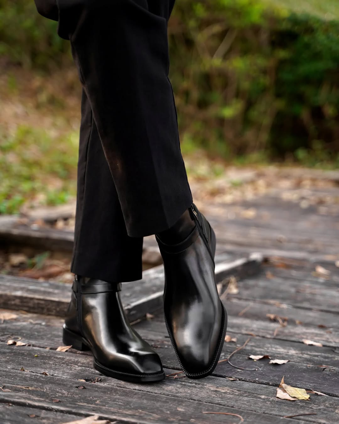 Men's Cowhide Chelsea Boots - Square Toe