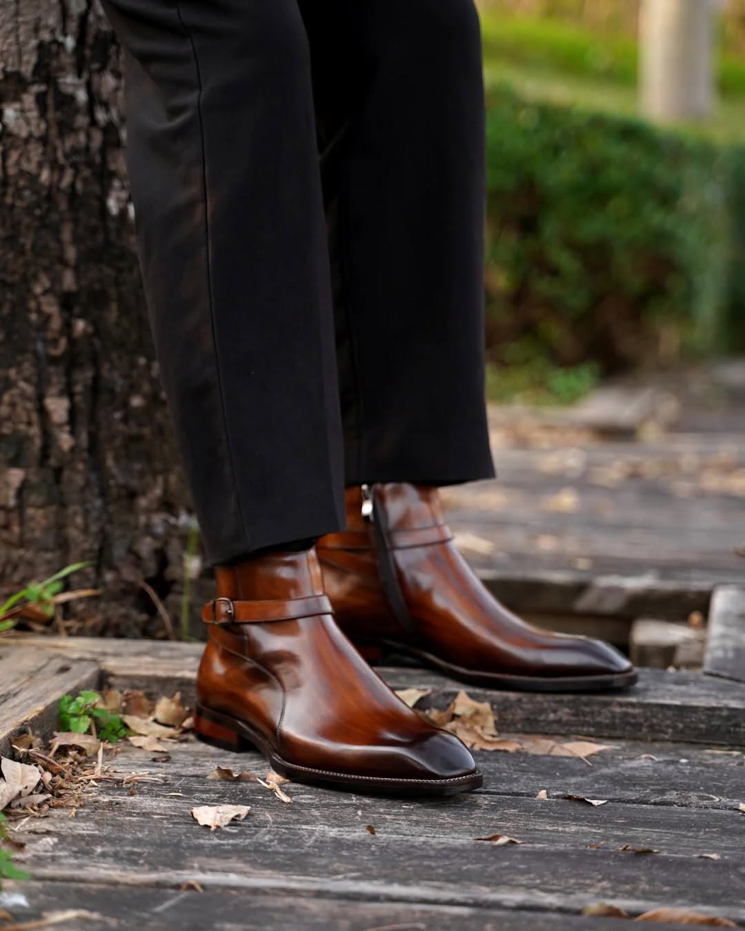 Men's Cowhide Chelsea Boots - Square Toe