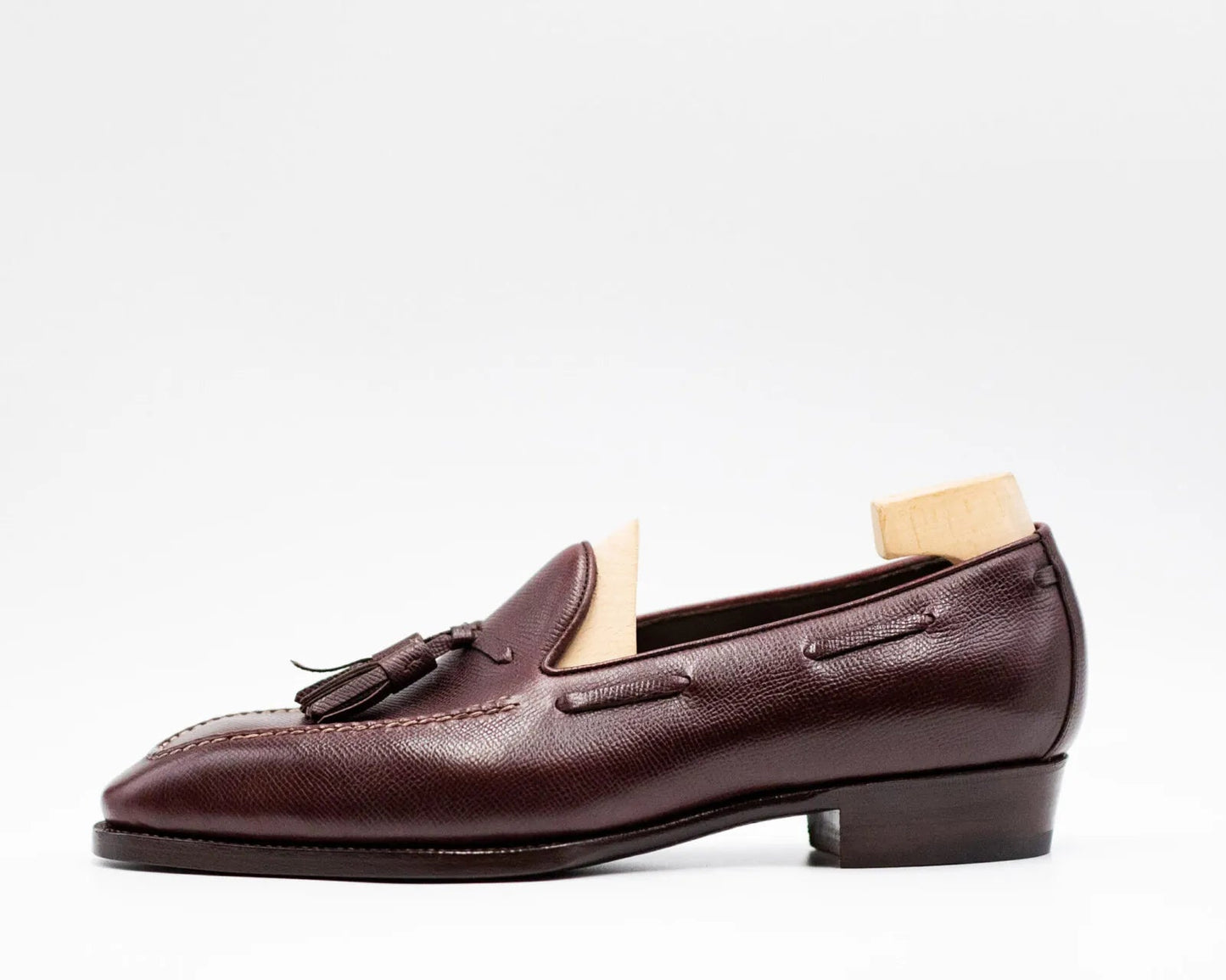 TASSEL LOAFER WITH SQUARED TIP AND APRON