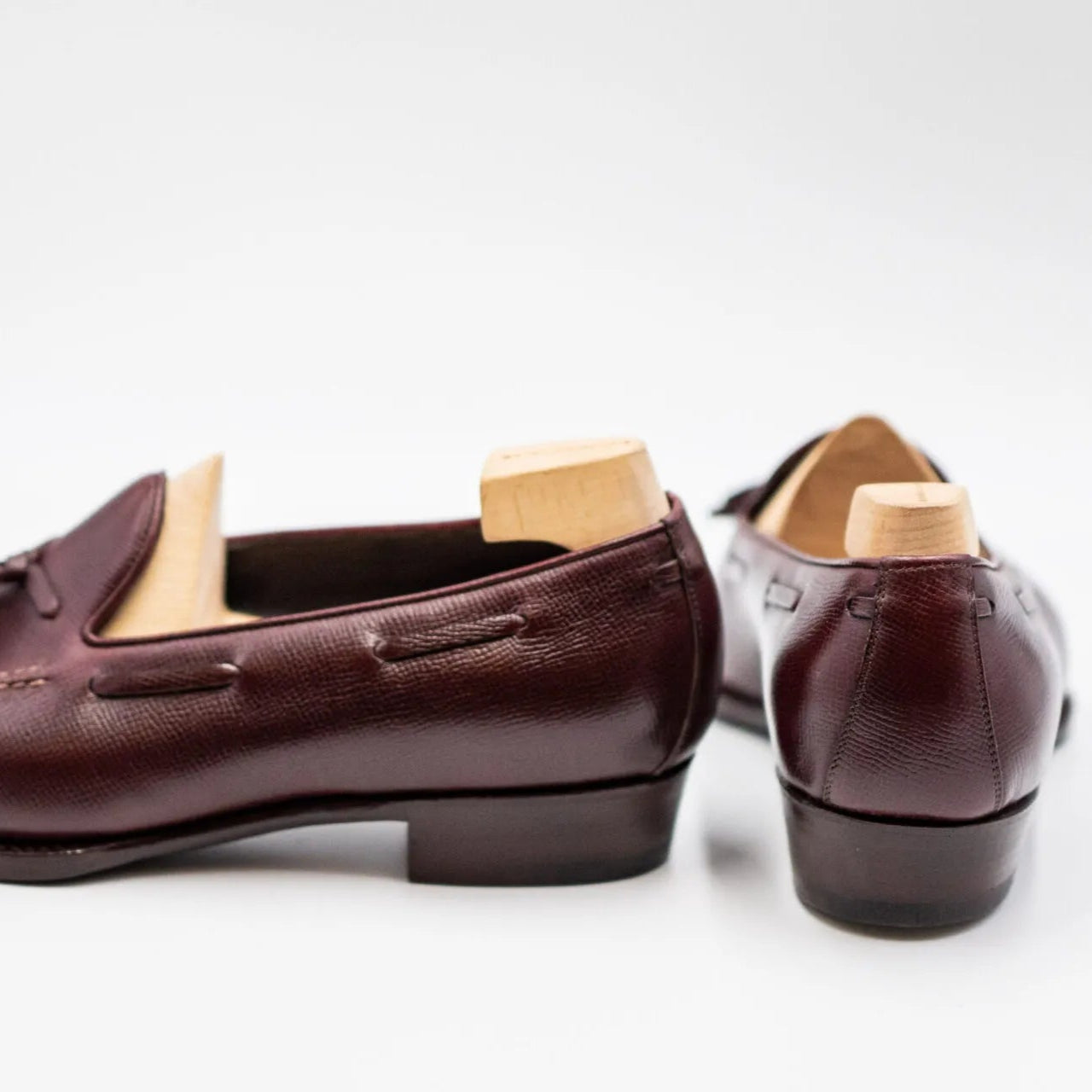 TASSEL LOAFER WITH SQUARED TIP AND APRON